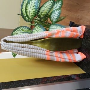 Lightweight wrap/scarf